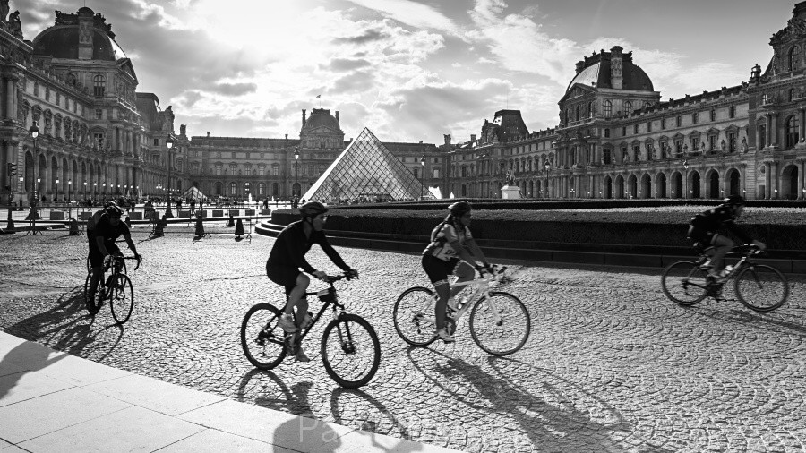 Le Tour de Louvre