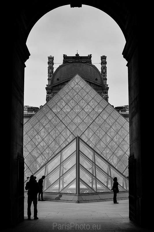 Pyramide-du-Louvre